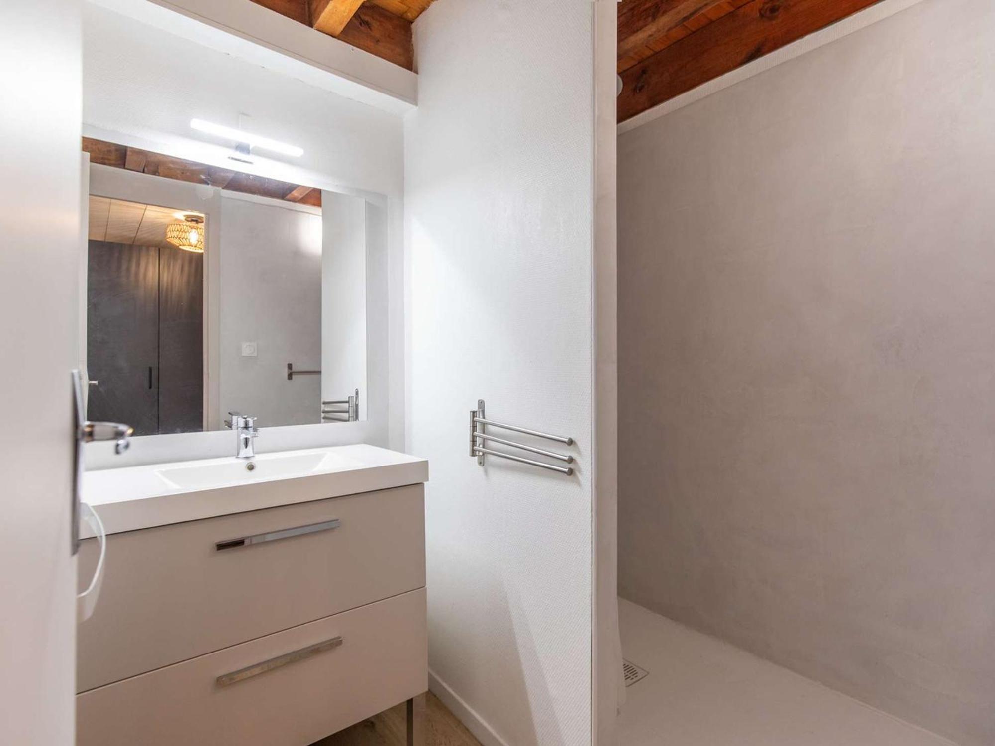 T2 Renove Avec Terrasse, Parking Prive, Local Velos A Cauterets - Fr-1-401-290 Bagian luar foto