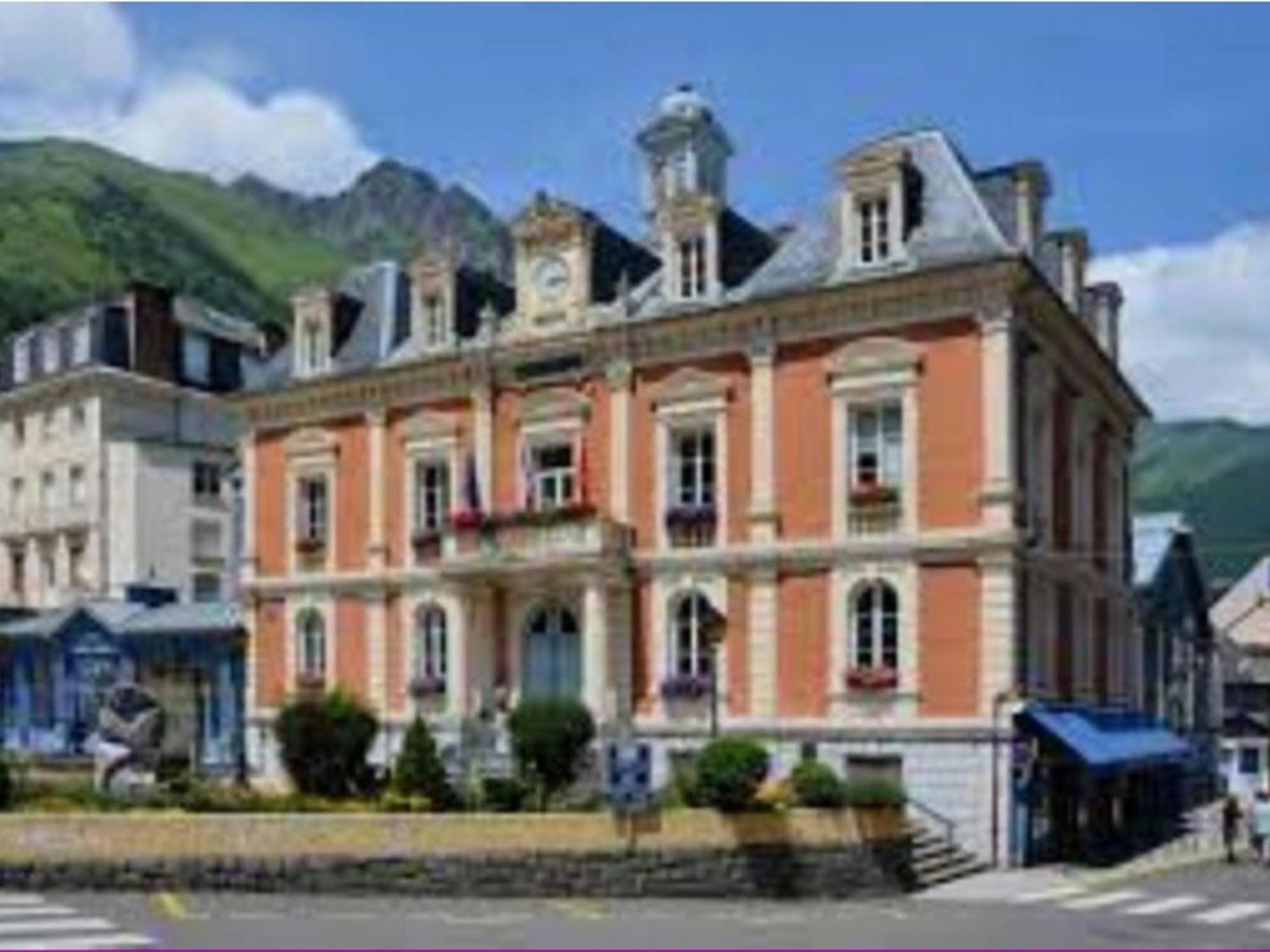 T2 Renove Avec Terrasse, Parking Prive, Local Velos A Cauterets - Fr-1-401-290 Bagian luar foto